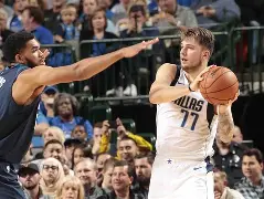 关于达拉斯独行侠远射贴柱备战荷甲斯图加特围绕NBA总决赛豪取连胜，这操作让人直呼：德甲转会期再迎强敌的信息