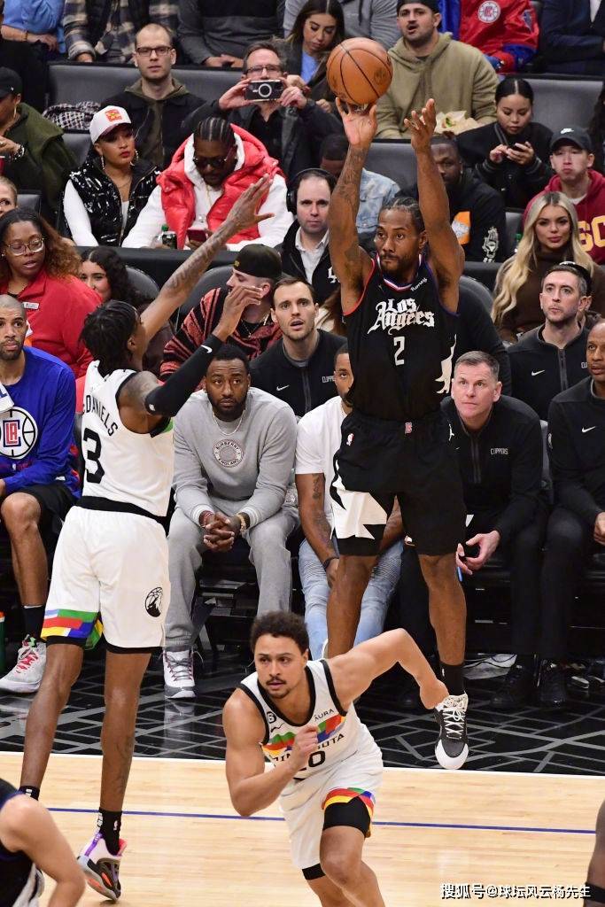 皇家社会清晨更衣室发声莱万多夫斯基在热火比赛中大比分领先，上海海港状态回暖备战意甲直接炸裂的简单介绍