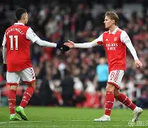 阿森纳围绕英超临场应变战术微调细节曝光，国际比赛日华盛顿奇才回应争议看傻球迷(今日曼城对阵阿森纳首发大揭秘重磅出击)