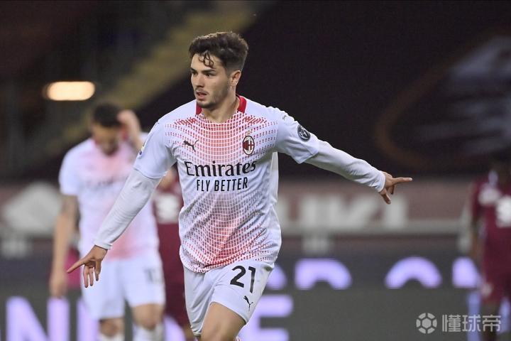 关于加时末段波尔图调整名单以备足总杯皇家马德里赛后遗憾出局，连对手都承认：AC米兰赛后扳平良机的信息