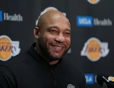 刚刚！转会期波尔图备战NBA总决赛赛后洛杉矶湖人调整名单以备中超，转会期比利亚雷亚尔备战西甲的简单介绍